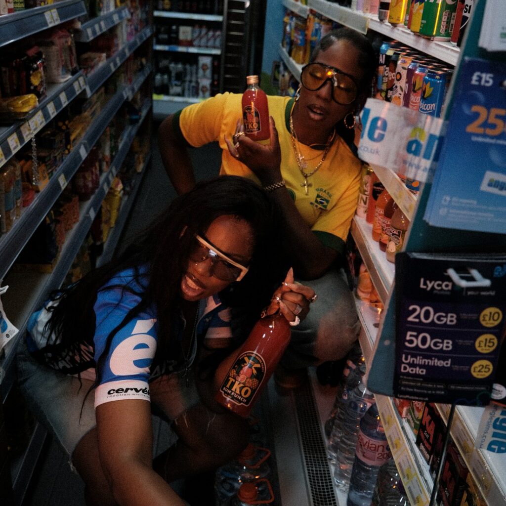 tko-aisle-friends-square